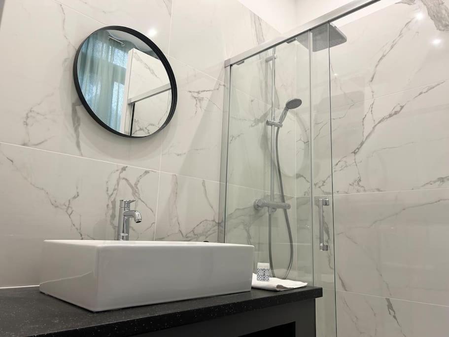Vieux-Lille Appartement Renove Avec Une Chambre Bagian luar foto